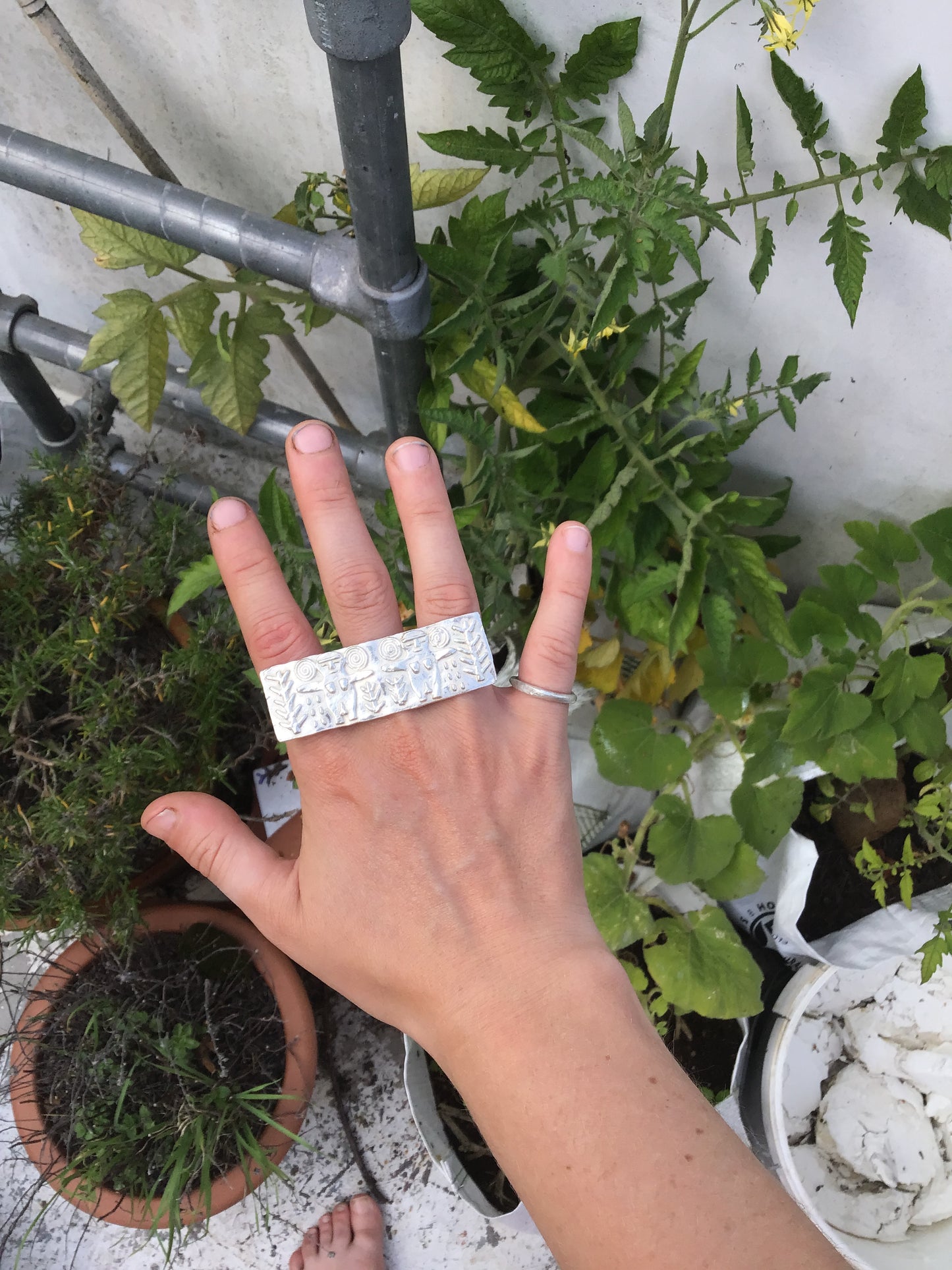 wyrd growing knuckle duster